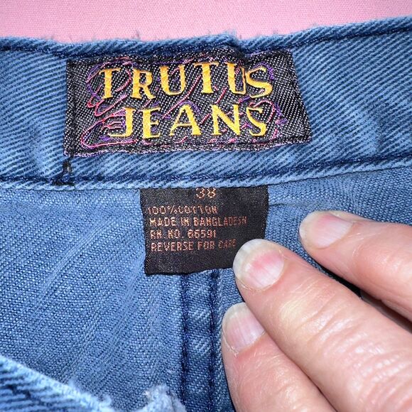 Trutus Jeans Men's Denim Shorts Size 38,  Button and zip closure.  Jorts - Picture 4 of 4